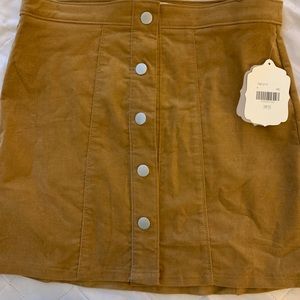 Altrd state tan skirt
